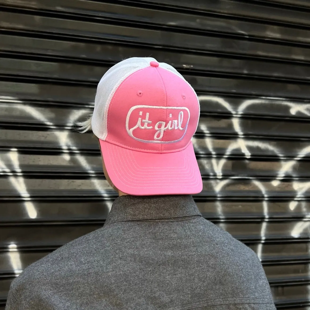 IT GIRL / BOY / THEY trucker hat